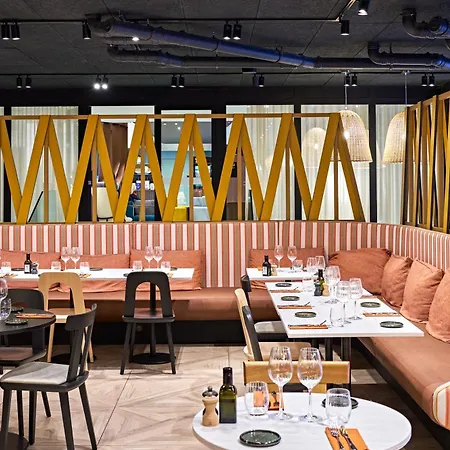 Novotel Centre Cathedrale 4*