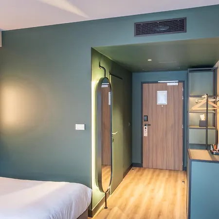 Novotel Centre Cathedrale Hotel 4*