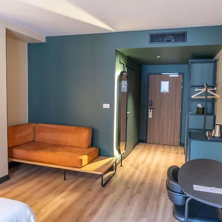 Novotel Centre Cathedrale 4*