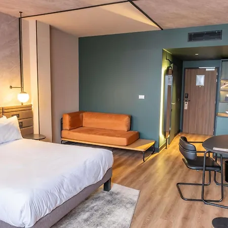 Hotel Novotel Centre Cathedrale 4*