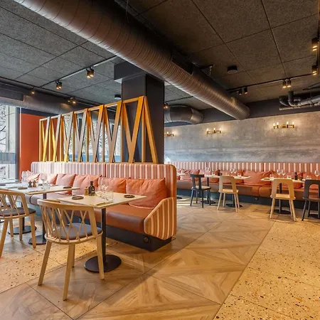 Novotel Centre Cathedrale 4*