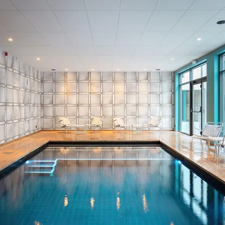 Novotel Centre Cathedrale Hotel 4*