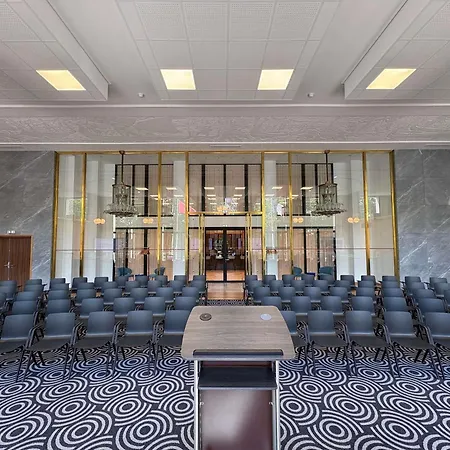 Novotel Centre Cathedrale Hotel