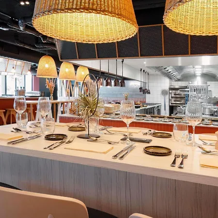 Hotel Novotel Centre Cathedrale 4*