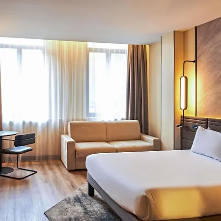 Novotel Centre Cathedrale 4*