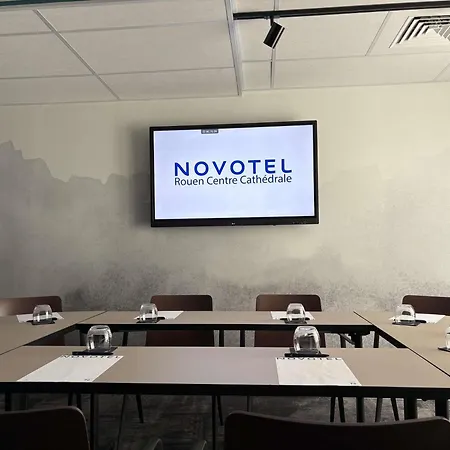 Hotel Novotel Centre Cathedrale 4*