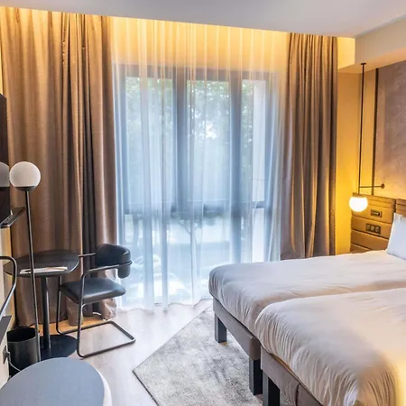 Hotel Novotel Centre Cathédrale 4*
