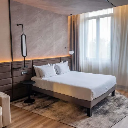 Hotel Novotel Centre Cathedrale 4*