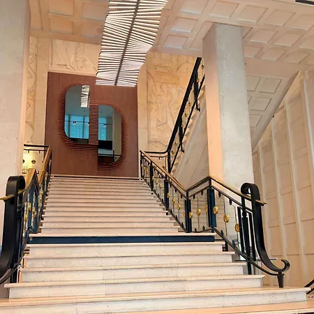 Отель Novotel Centre Cathedrale 4*