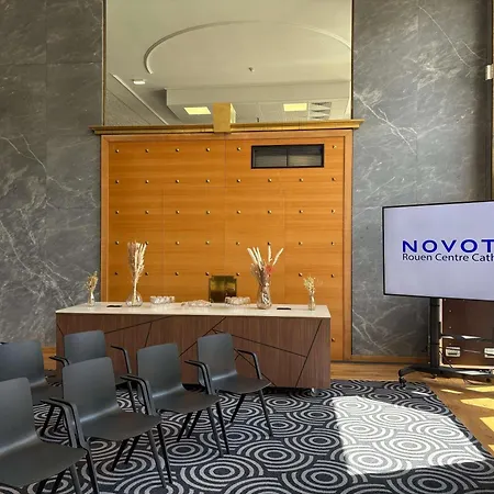 Novotel Centre Cathedrale Отель 4*