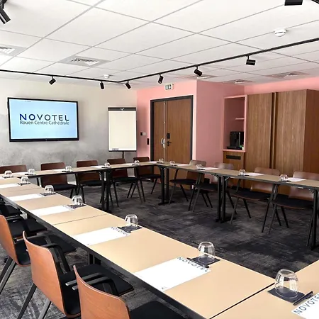 Novotel Centre Cathedrale Отель Руан