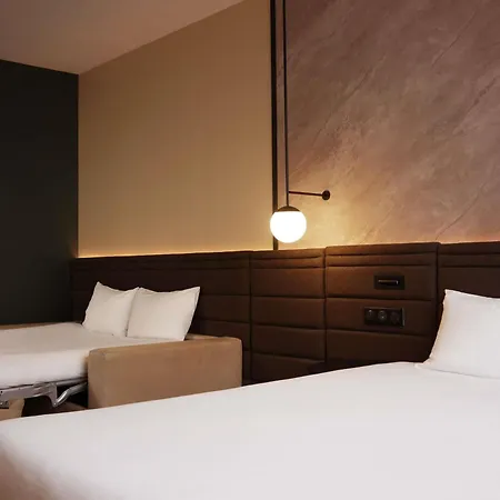 Novotel Centre Cathedrale Отель 4*