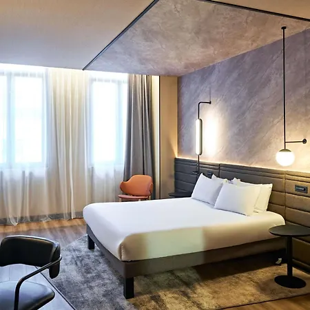 Novotel Centre Cathedrale Отель 4*