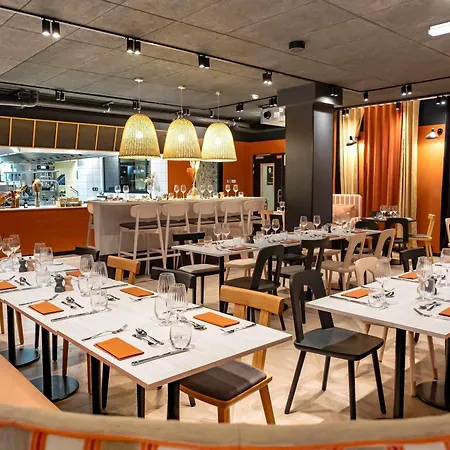 Novotel Centre Cathedrale Отель 4*
