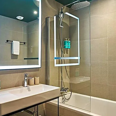 Готель Novotel Centre Cathedrale 4*