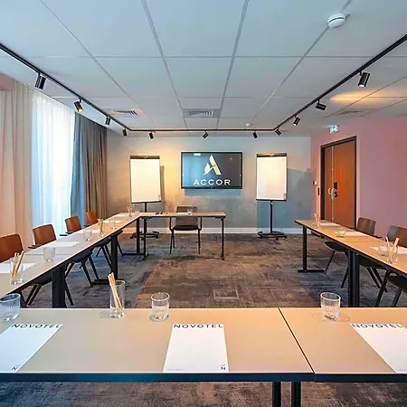 Готель Novotel Centre Cathedrale 4*