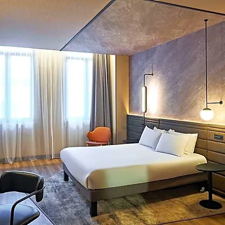 Готель Novotel Centre Cathedrale 4*
