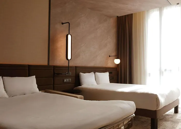 Novotel Centre Cathedrale 4*