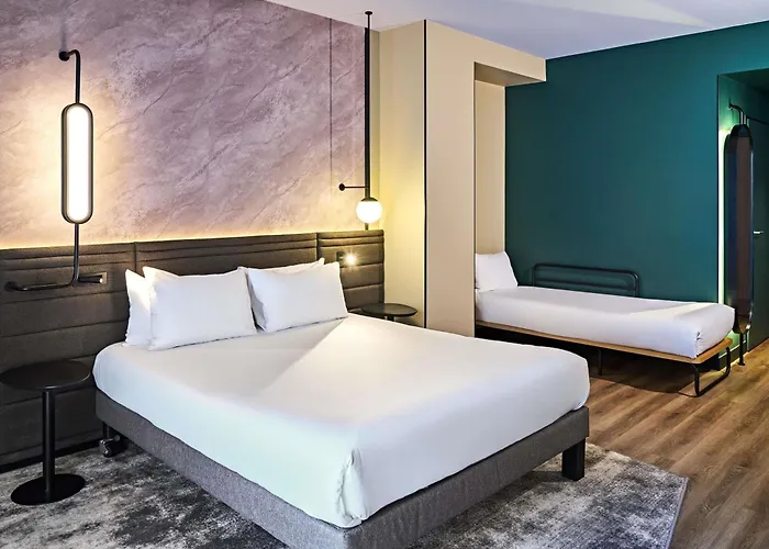 Hotel Novotel Centre Cathedrale 4*