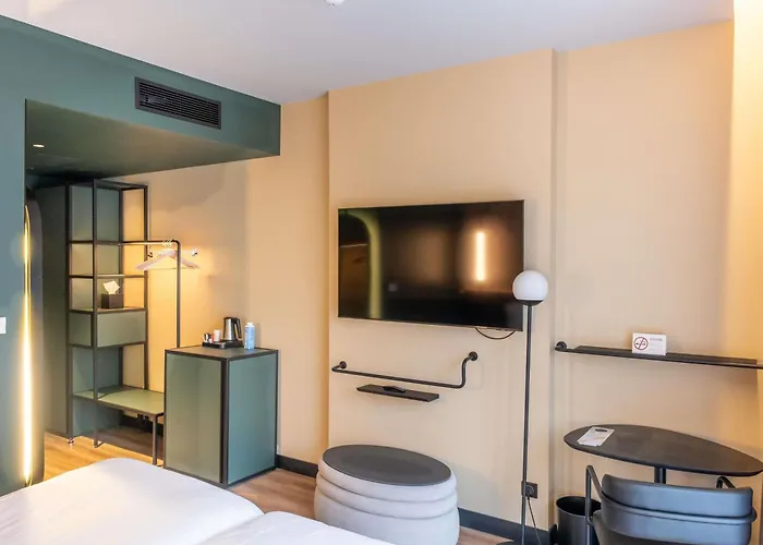 Hotel Novotel Centre Cathedrale 4*