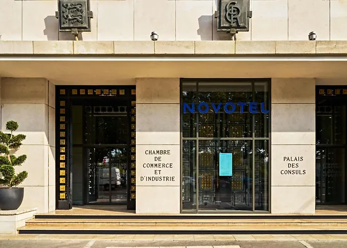 Novotel Centre Cathedrale Hotel 4*